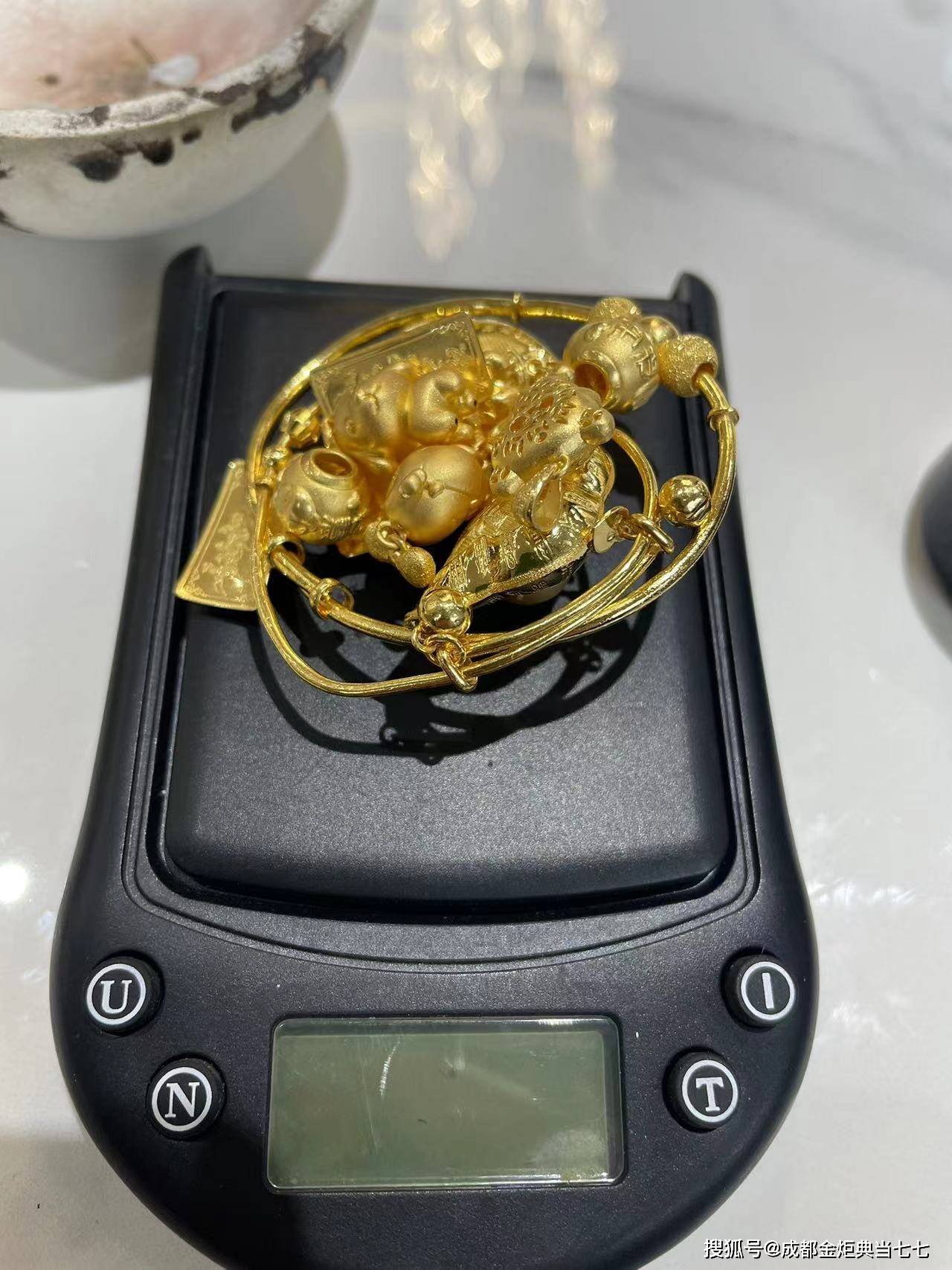 详细阅读:江山最新24小时上门回收金价方法分析(最方便真实的江山24小时上门回收黄金方法) 江山最新24小时上门回收金价方法分析(最方便真实的江山24小时上门回收黄金方法)